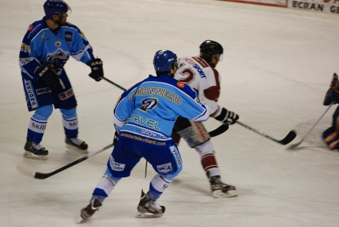 Ligue Magnus – 1er tour des PO : les Pingouins de Morzine-Avoriaz reprennent l’avantage